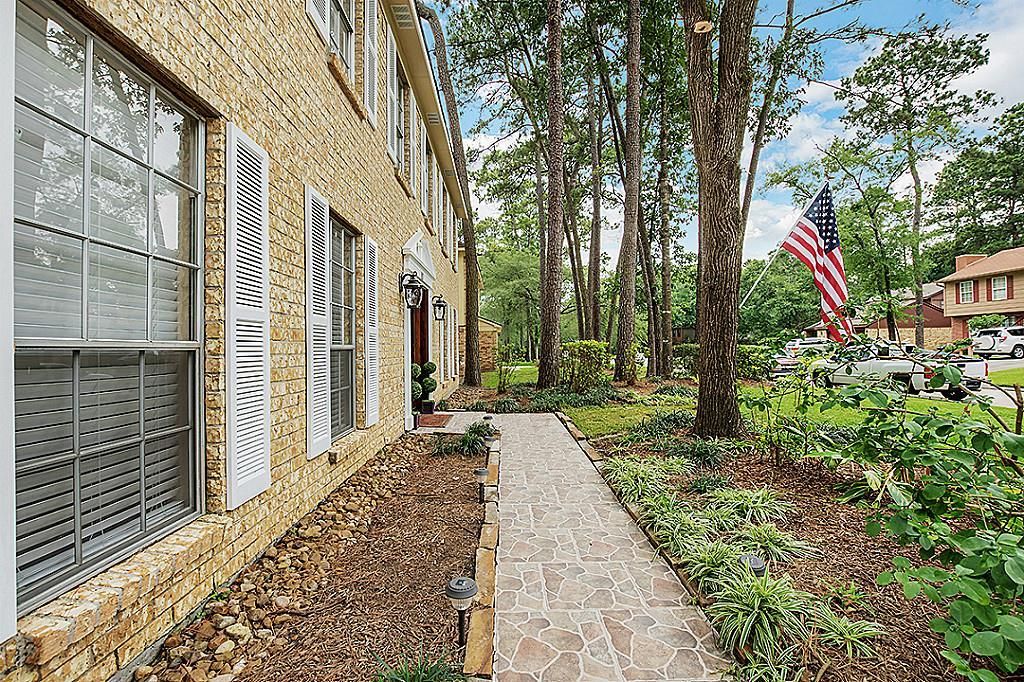 Photo of 11 Berryfrost Lane, The Woodlands, TX 77380 (MLS # 94774248)