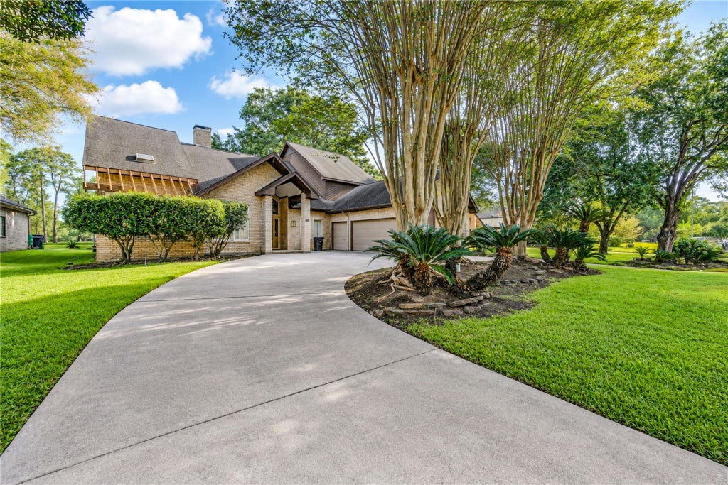 Photo of 8015 Rebawood Drive, Humble, TX 77346 (MLS # 48382434)