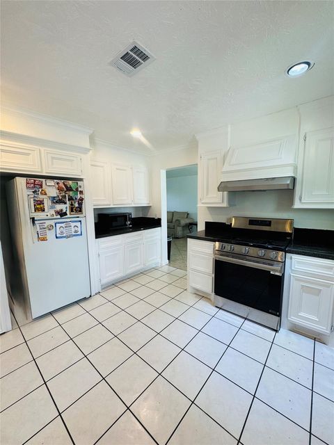 Tiny photo for 11306 Lovebird Lane, Houston, TX 77067 (MLS # 46725914)