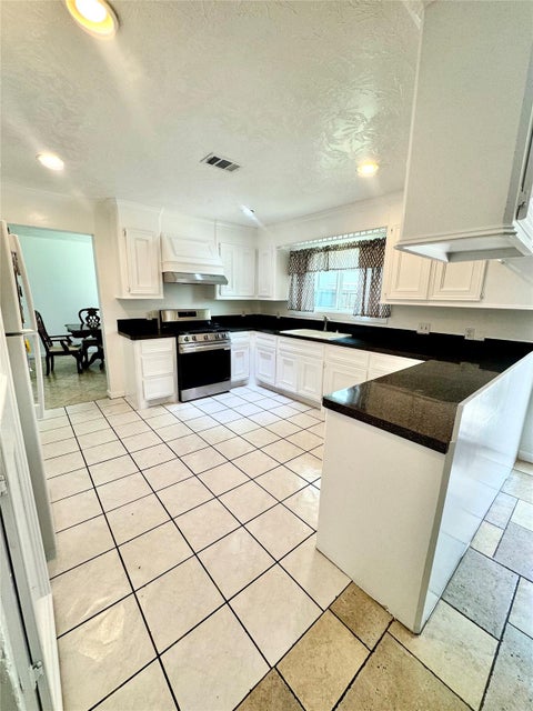 Tiny photo for 11306 Lovebird Lane, Houston, TX 77067 (MLS # 46725914)