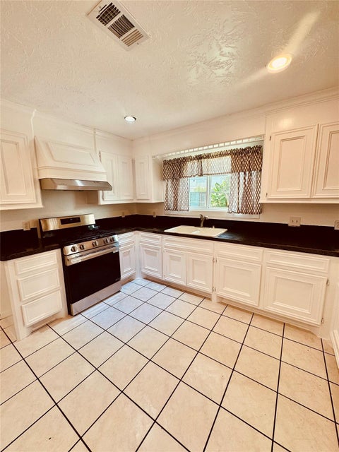 Tiny photo for 11306 Lovebird Lane, Houston, TX 77067 (MLS # 46725914)
