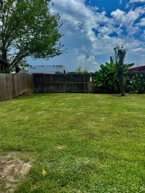 Tiny photo for 11306 Lovebird Lane, Houston, TX 77067 (MLS # 46725914)