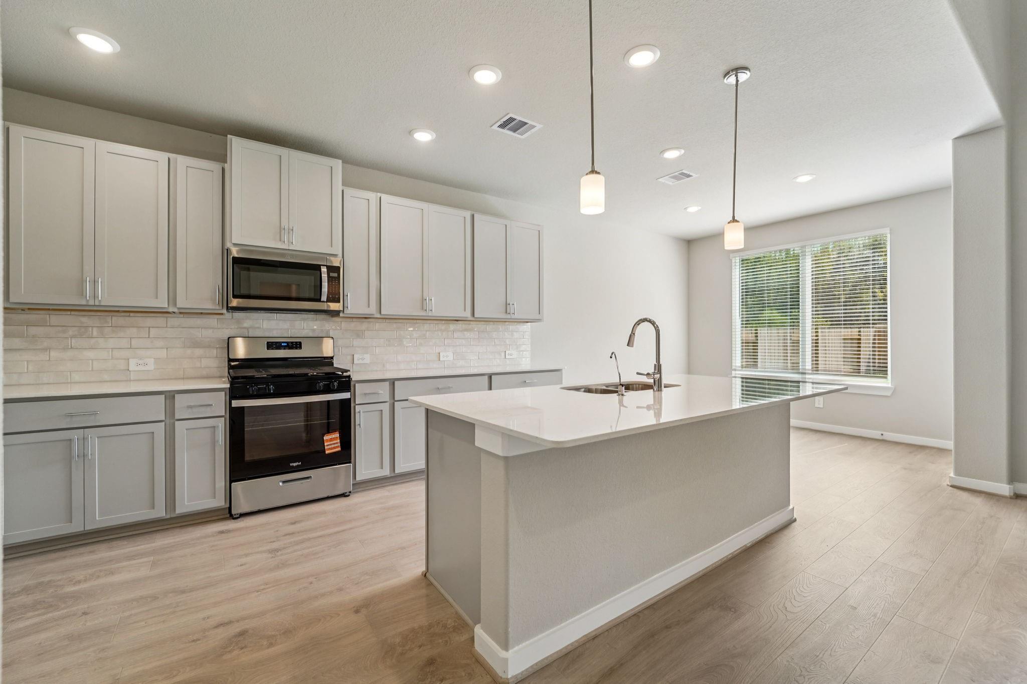 2806 Dark Lantern Lane