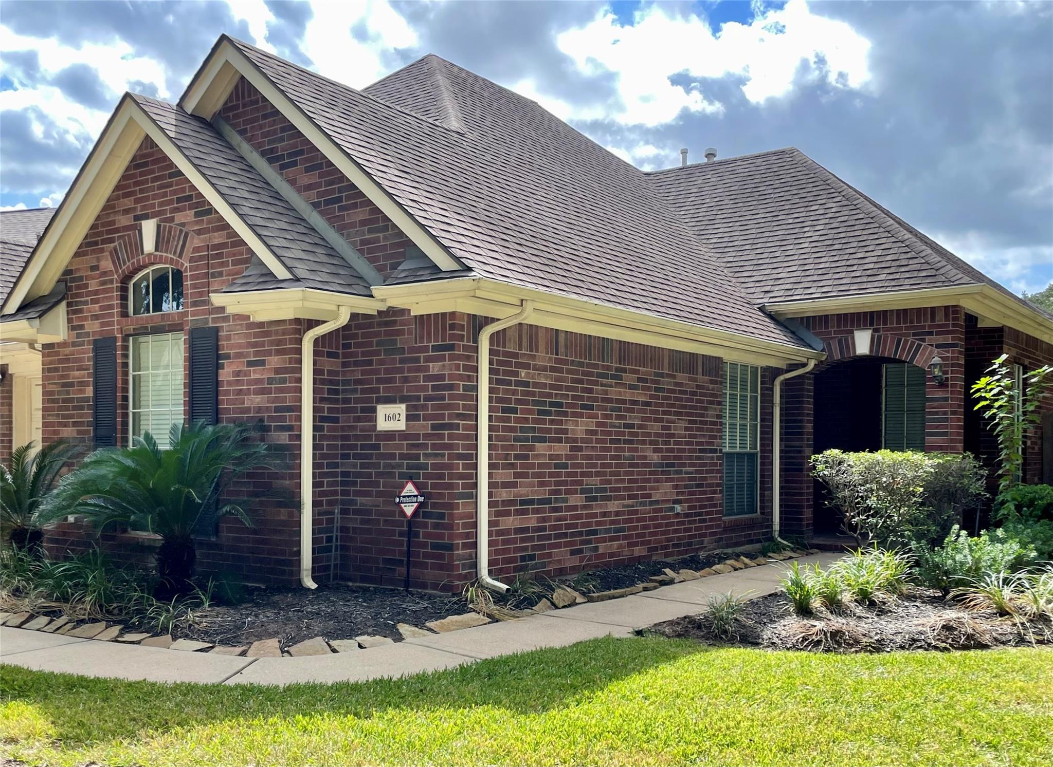 1602 Lawick Circle