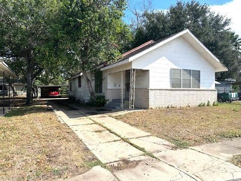 Photo of 316 E Post Office St St, Eagle Lake, TX 77434 (MLS # 12073275)