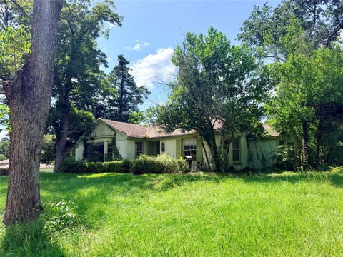 Photo of 210 E Pecan Drive, Crockett, TX 75835 (MLS # 81293283)