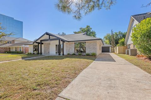 Photo of 12315 Barryknoll Lane, Houston, TX 77024 (MLS # 36728187)
