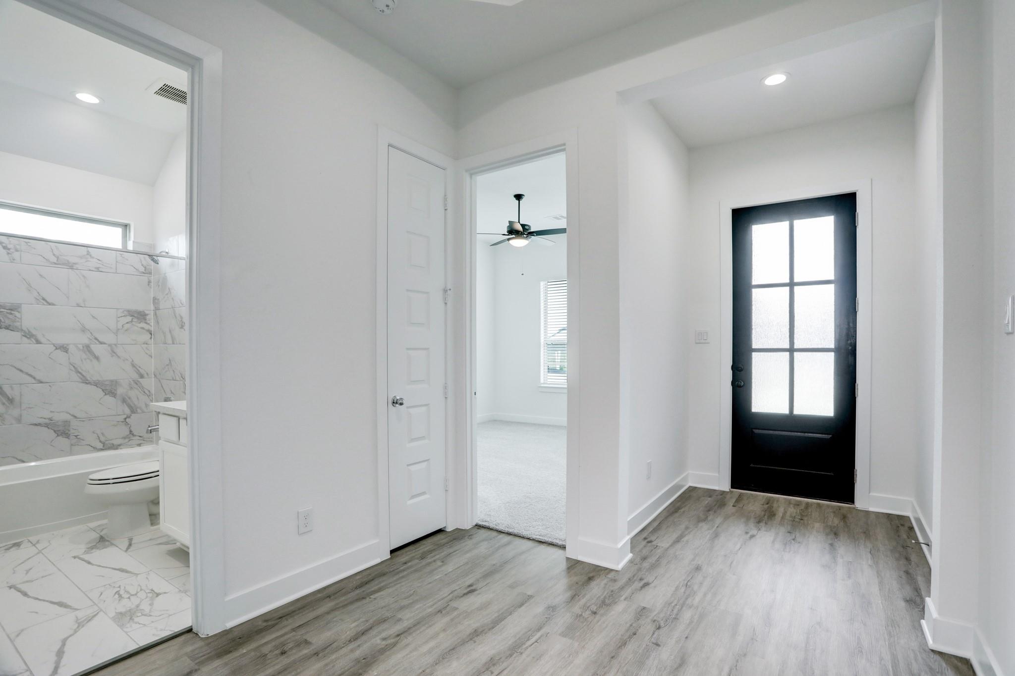 3003 Lago Costa Drive