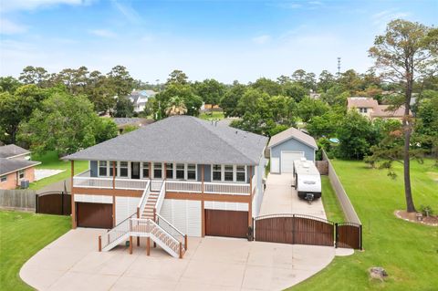 Photo of 610 S Shady Lane, La Porte, TX 77571 (MLS # 33995986)