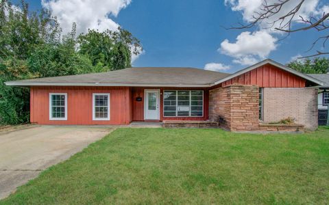 Photo of 5711 Thrush Drive, Houston, TX 77033 (MLS # 30627606)
