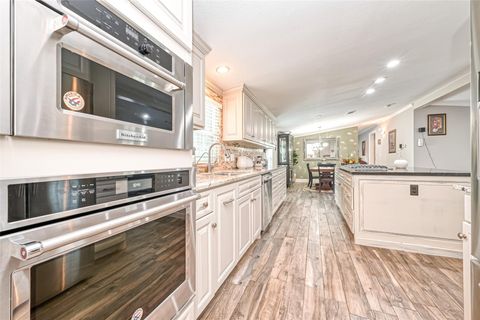 Photo of 476 Road 5005, Cleveland, TX 77327 (MLS # 54164308)