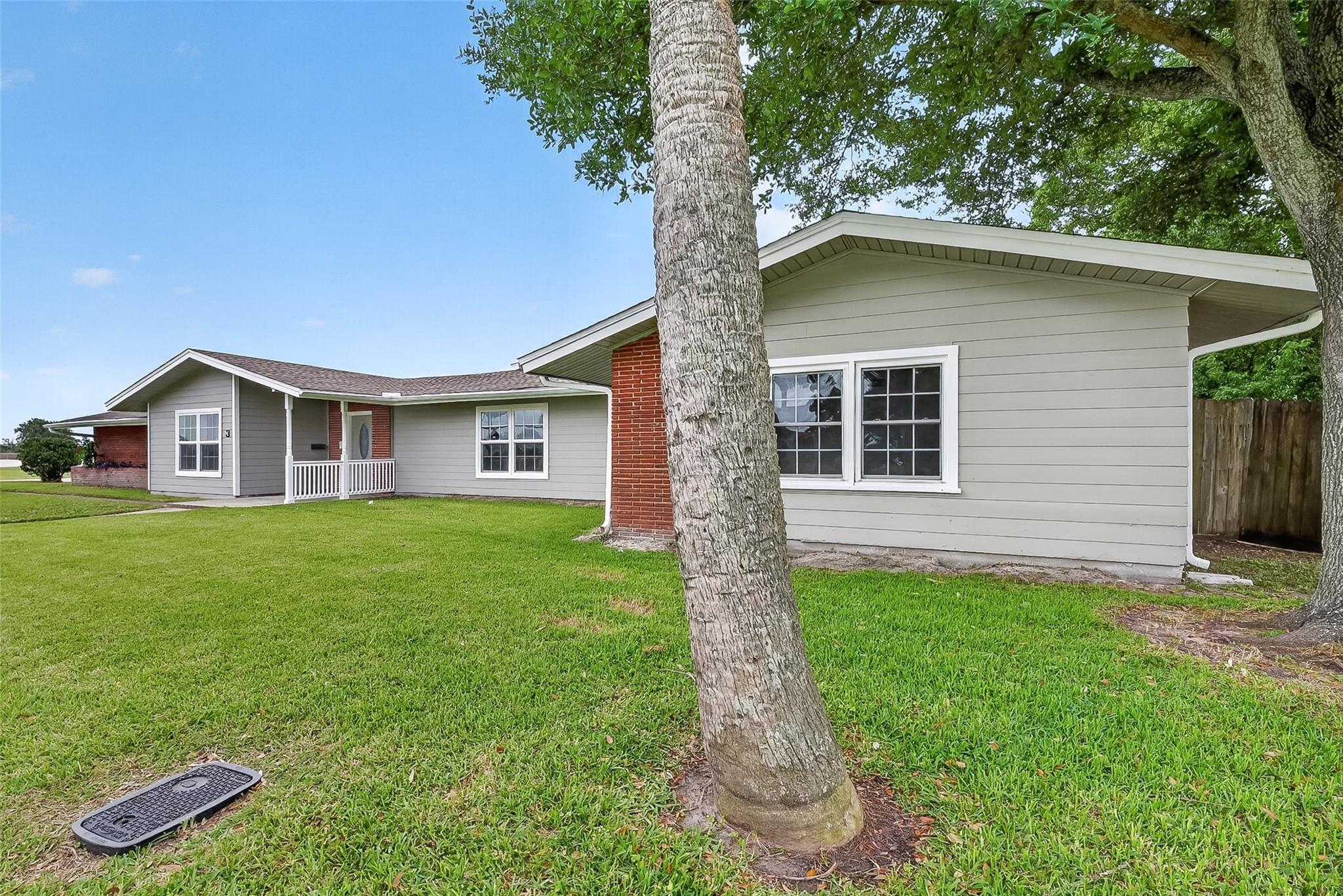 3 20th Avenue N