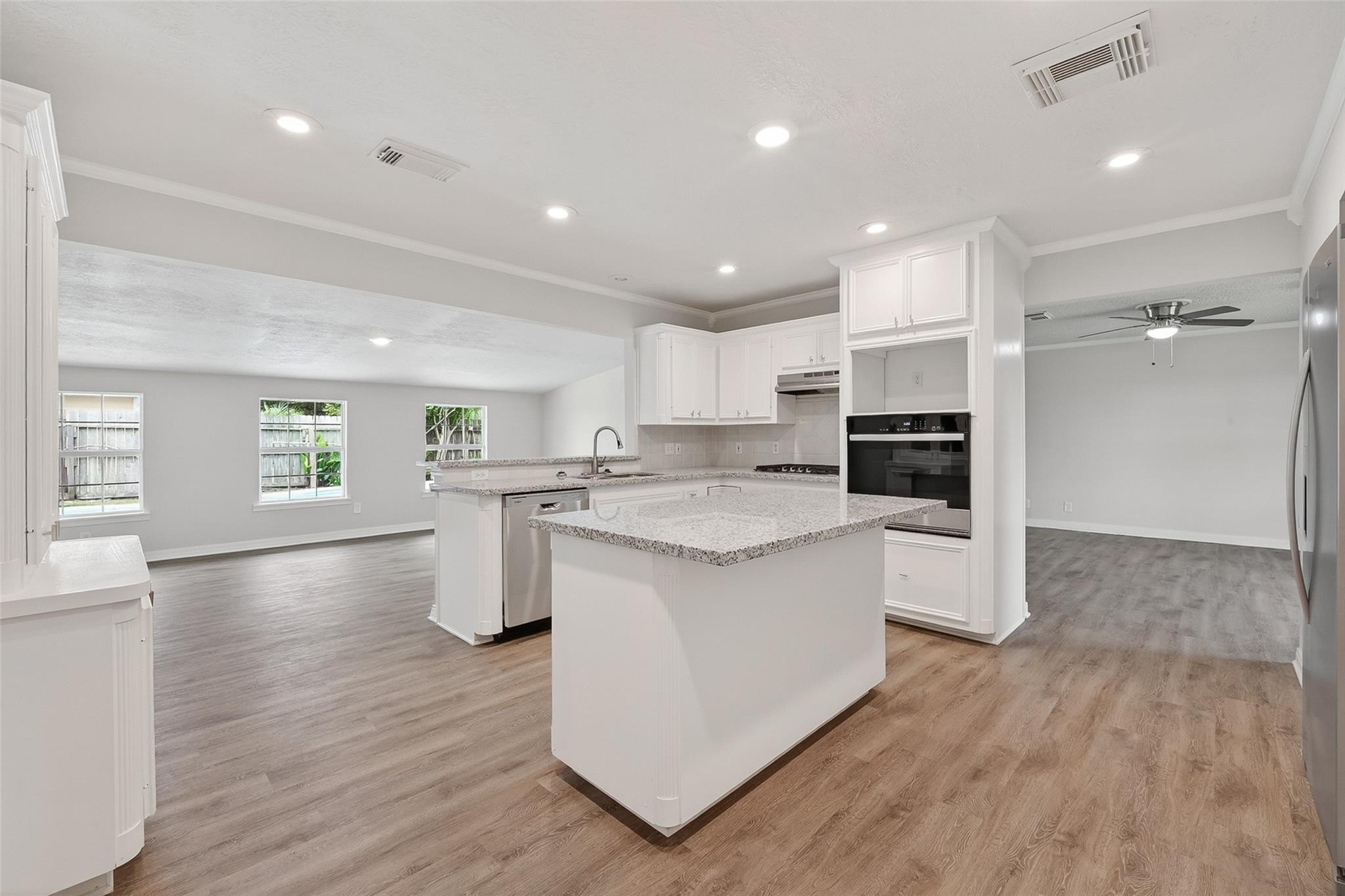 3 20th Avenue N