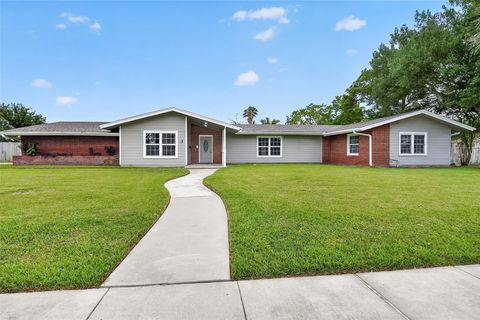 Photo of 3 20th Avenue N, Texas City, TX 77590 (MLS # 46465004)