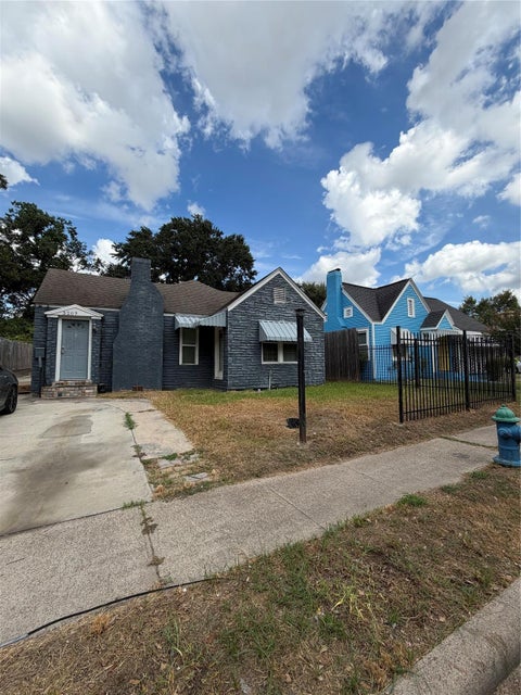 Photo of 3209 Alabama St ST, Houston, TX 77004 (MLS # 59305416)
