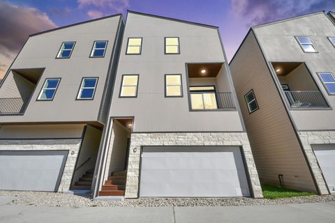 Photo of 1216 E 34th Street #C, Houston, TX 77022 (MLS # 26144963)