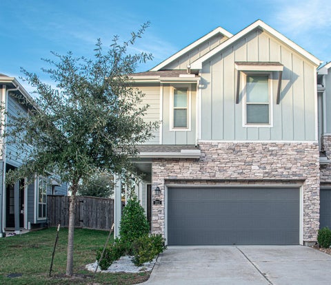 Photo of 211 Club Crest Lane, Houston, TX 77009 (MLS # 27724577)