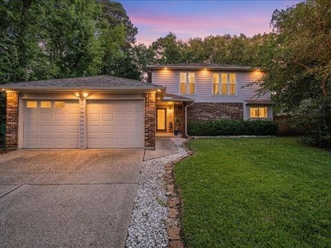 Photo of 4 River Birch Lane, The Woodlands, TX 77380 (MLS # 8014066)