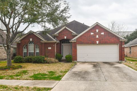 Photo of 9004 Sunrise Trail, Pearland, TX 77584 (MLS # 75263113)