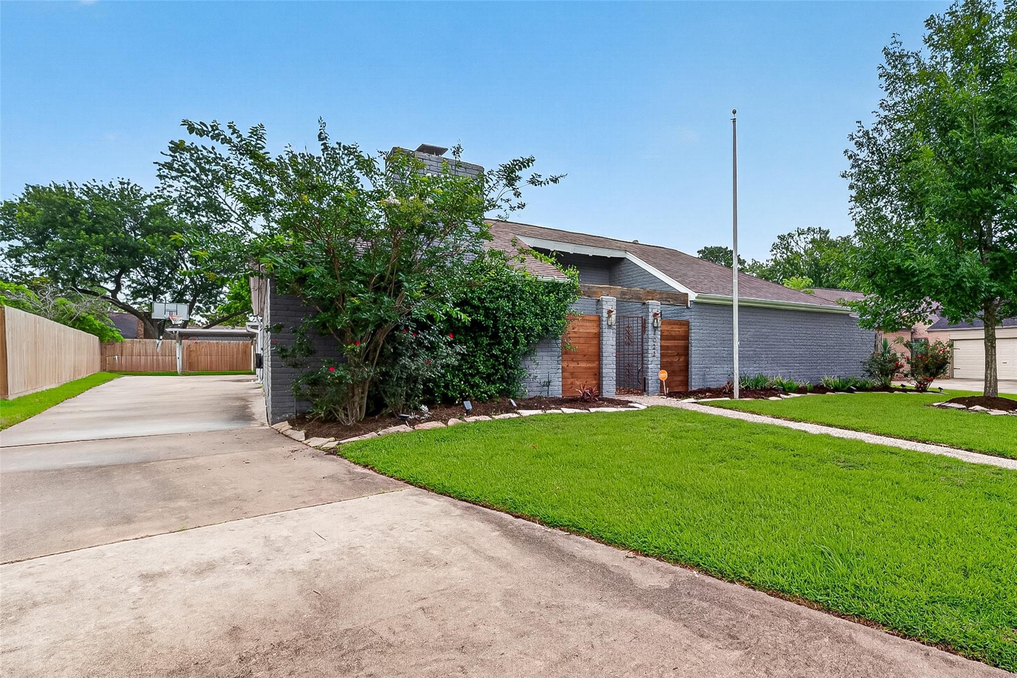 1022 Apache Falls Drive
