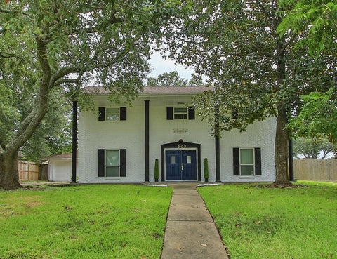 Photo of 207 Burgundy Lane, League City, TX 77573 (MLS # 31284188)