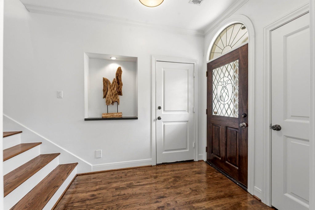 Photo of 1647 Bonnie Brae Street, Houston, TX 77006 (MLS # 83282070)