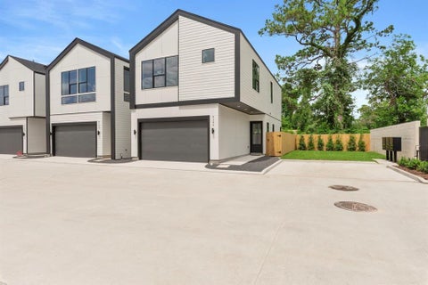 Photo of 6139 Pacific Forest Drive, Houston, TX 77091 (MLS # 50605194)