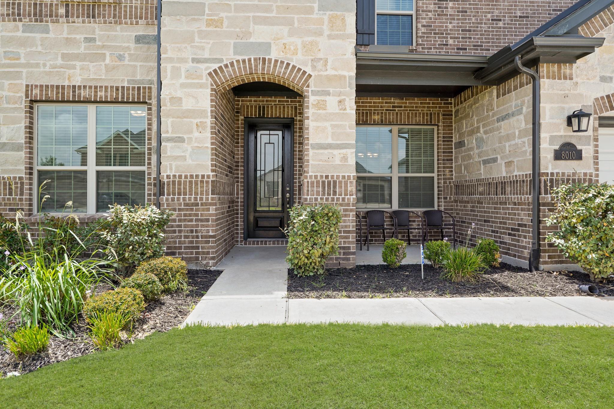8010 Chantilly Manor
