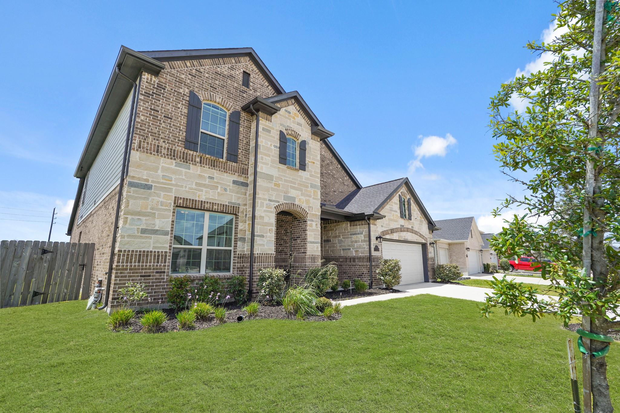 8010 Chantilly Manor