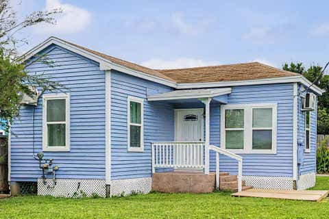 Photo of 5813 Avenue S 1/2, Galveston, TX 77551 (MLS # 80799765)