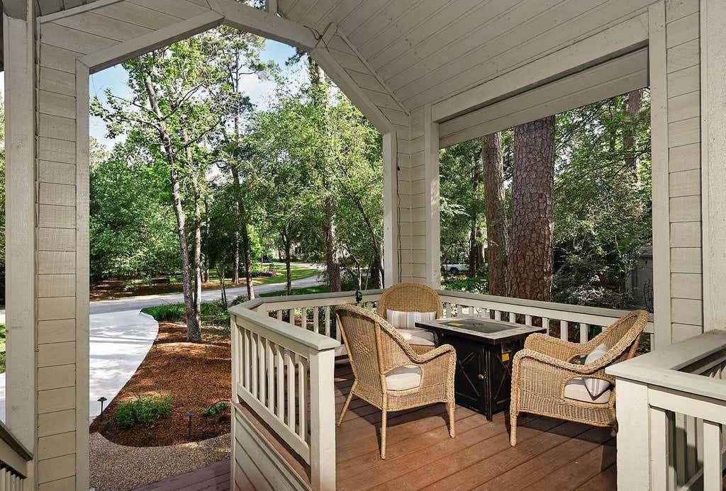Photo of 18 S Slash Pine Park, The Woodlands, TX 77380 (MLS # 30985898)