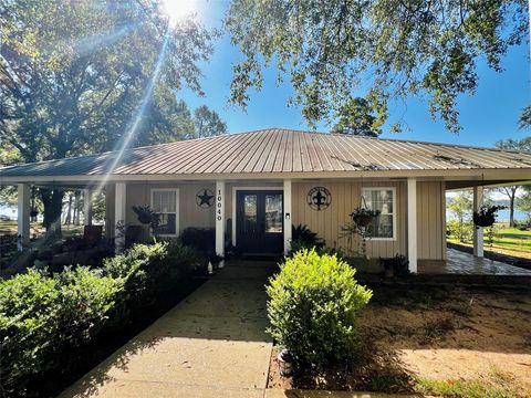 Homes For Sale - 10040 Hwy 87 S<br/> Hemphill, TX 75948