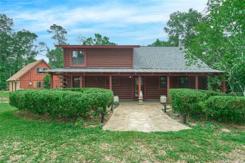 Photo of 18233 Country Place Drive, Conroe, TX 77302 (MLS # 27673516)
