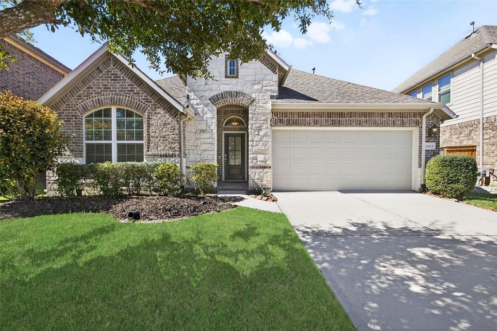 Photo of 10623 Paula Bluff Lane, Cypress, TX 77433 (MLS # 97911848)
