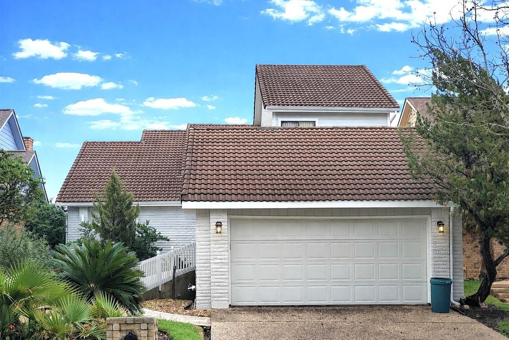 Photo of 20114 Atascocita Shores Drive, Humble, TX 77346 (MLS # 22340029)