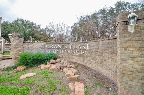 Photo of 2710 Grants Lake Boulevard #I-4, Sugar Land, TX 77479 (MLS # 87737142)