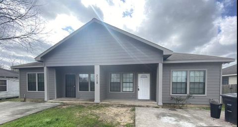 Photo of 3118 Barberry Drive #B, Houston, TX 77051 (MLS # 37533629)