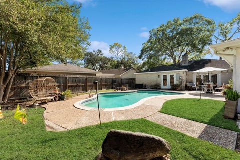 Photo of 12322 Attlee Drive, Houston, TX 77077 (MLS # 16370333)