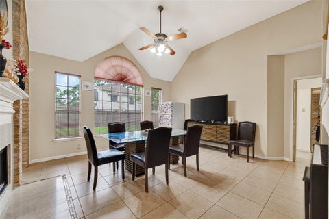 Photo of 811 Colony Glen Court, Houston, TX 77062 (MLS # 97202637)