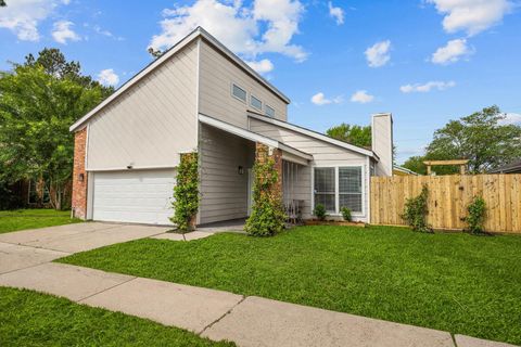 Photo of 3711 Moss Tree Road, Houston, TX 77043 (MLS # 77868430)