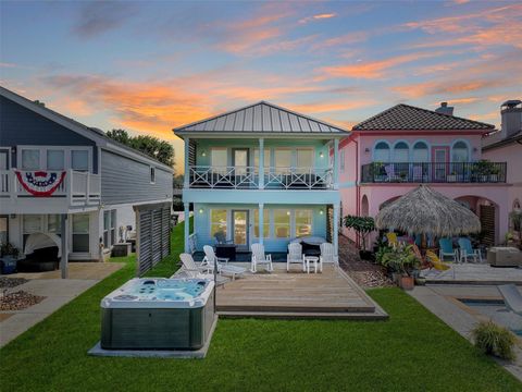 2660 1/2 E Bayshore Drive Dickinson TX 77539