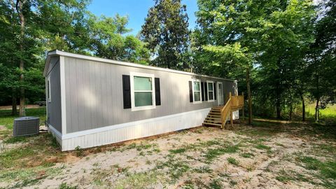 Photo of 124 Lincoln Drive, Livingston, TX 77351 (MLS # 30202137) Photo of 124 Lincoln Drive, Livingston, TX 77351 (MLS # 30202137)