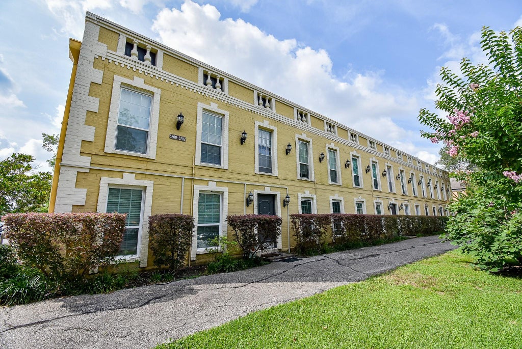 Photo of 5202 Arboles Drive #3, Houston, TX 77035 (MLS # 90576838)