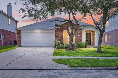 Photo of 2606 Cypress Springs Drive, Pearland, TX 77584 (MLS # 3266903)