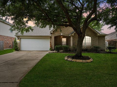 Homes For Sale - 11123 Cactus Point Court<br/> Houston, TX 77095