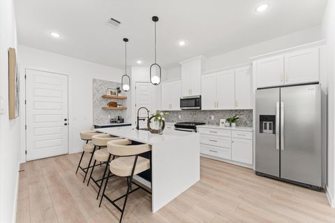 Photo of 7128 Avenue Q, Houston, TX 77011 (MLS # 60761416)