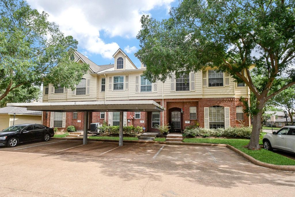 Photo of 2710 Grants Lake Boulevard #K4, Sugar Land, TX 77479 (MLS # 86283758)