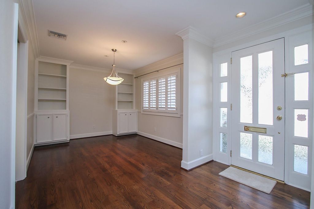Photo of 6208 Kirby Drive, Houston, TX 77005 (MLS # 26669574)