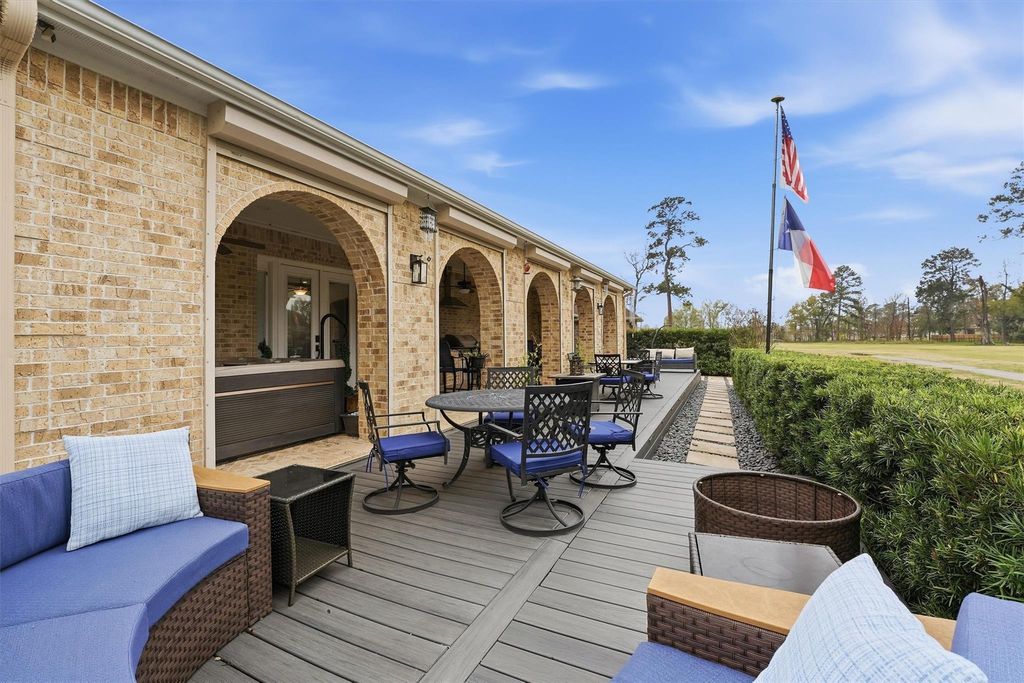 Photo of 19623 Fairway Island Drive, Atascocita, TX 77346 (MLS # 84421112)