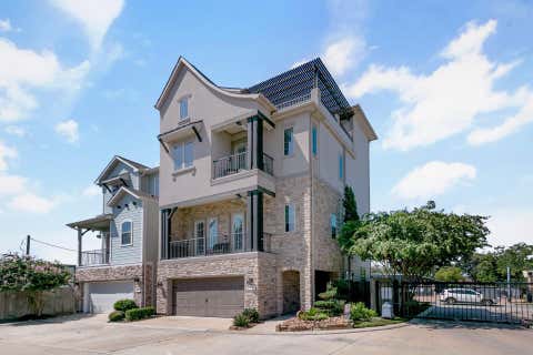 Photo of 1415 Maple Stream Drive, Houston, TX 77043 (MLS # 27862164)